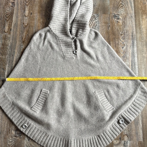 Aritzia Talula | Cashmere - Angora Blend Knit Hooded Poncho - Picture 8 of 9
